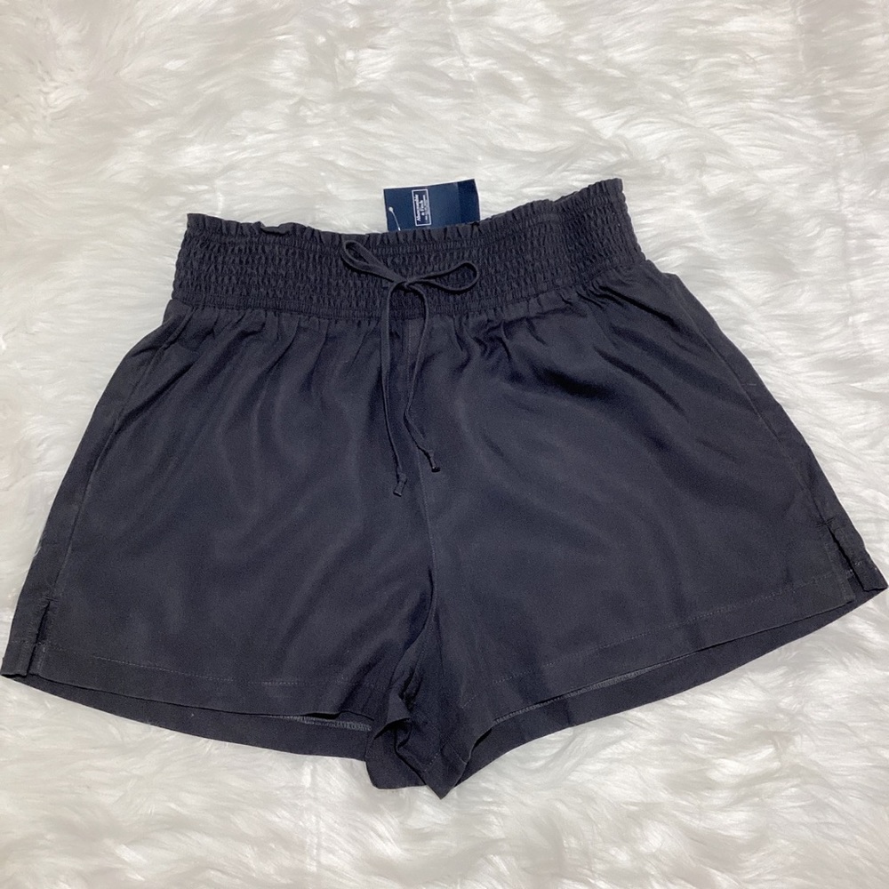 Abercrombie & Fitch Women’s Grey Flowy Gartered Shirred Waistband Shorts